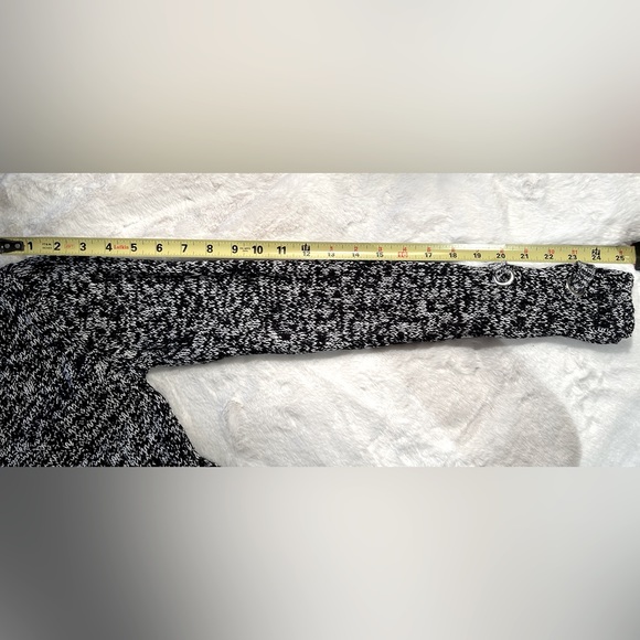 GUESS Two-Toned Cotton Knit Sweater- Sz- S - Picture 7 of 10